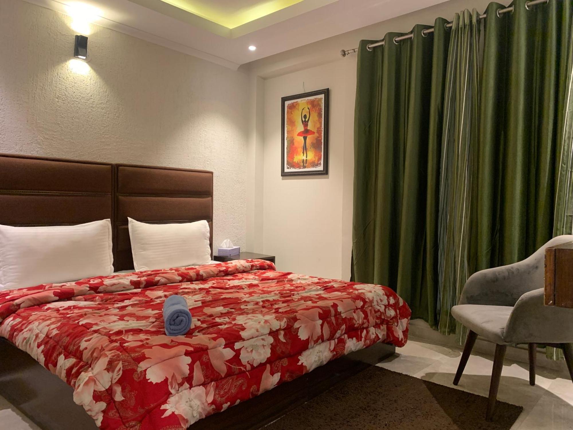 Hotel City Premier - Golf Course Road ,Gurgaon Exteriör bild