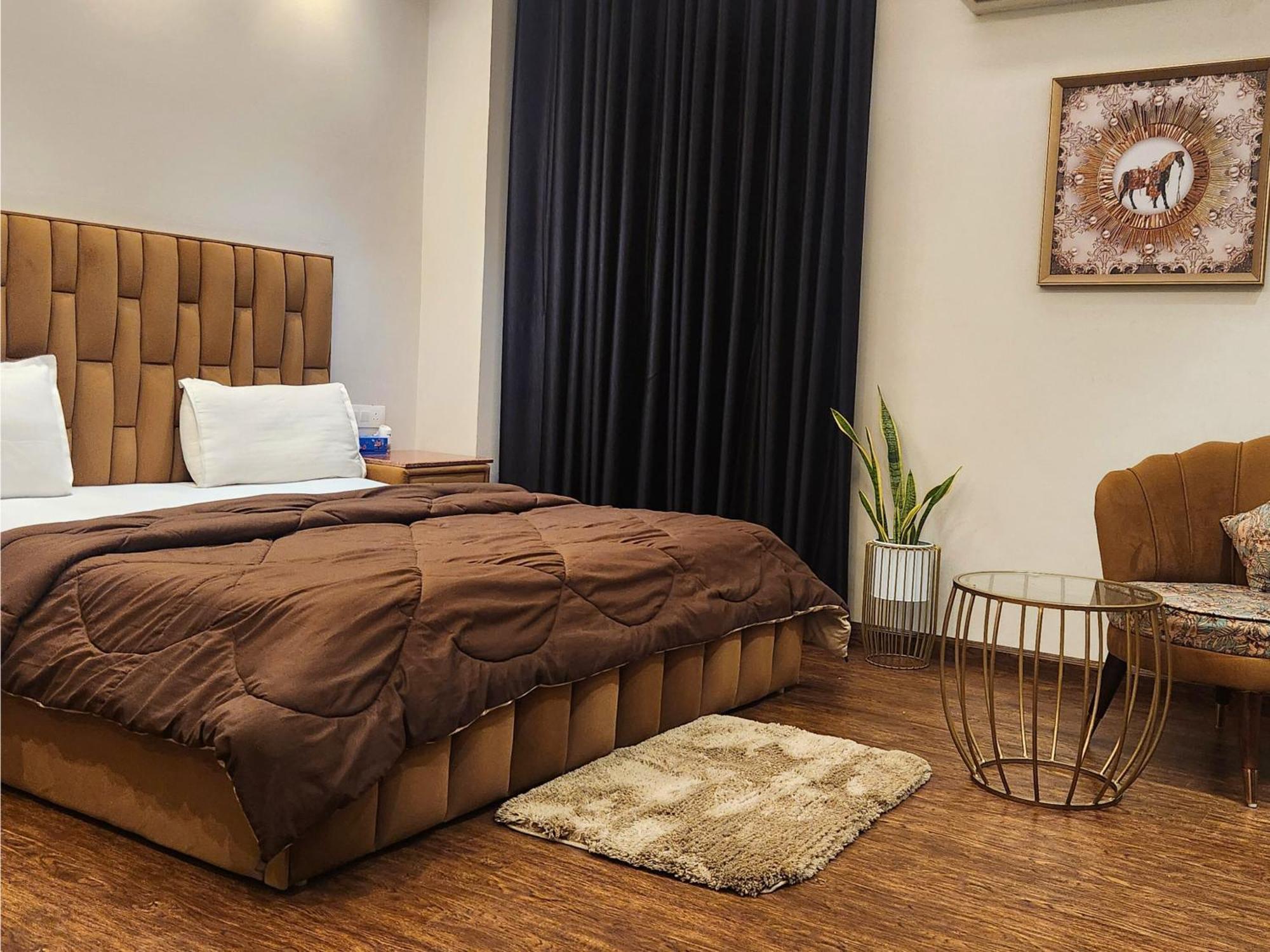 Hotel City Premier - Golf Course Road ,Gurgaon Exteriör bild