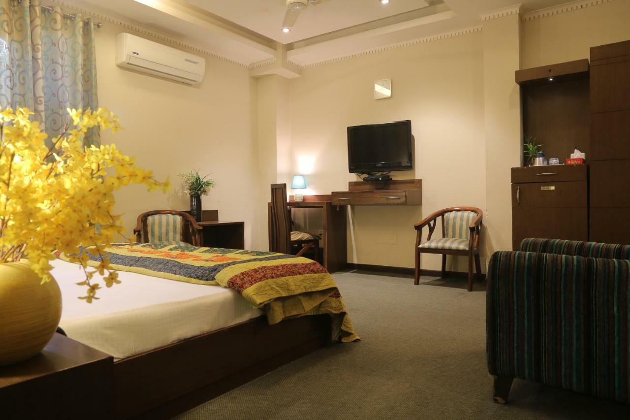 Hotel City Premier - Golf Course Road ,Gurgaon Exteriör bild